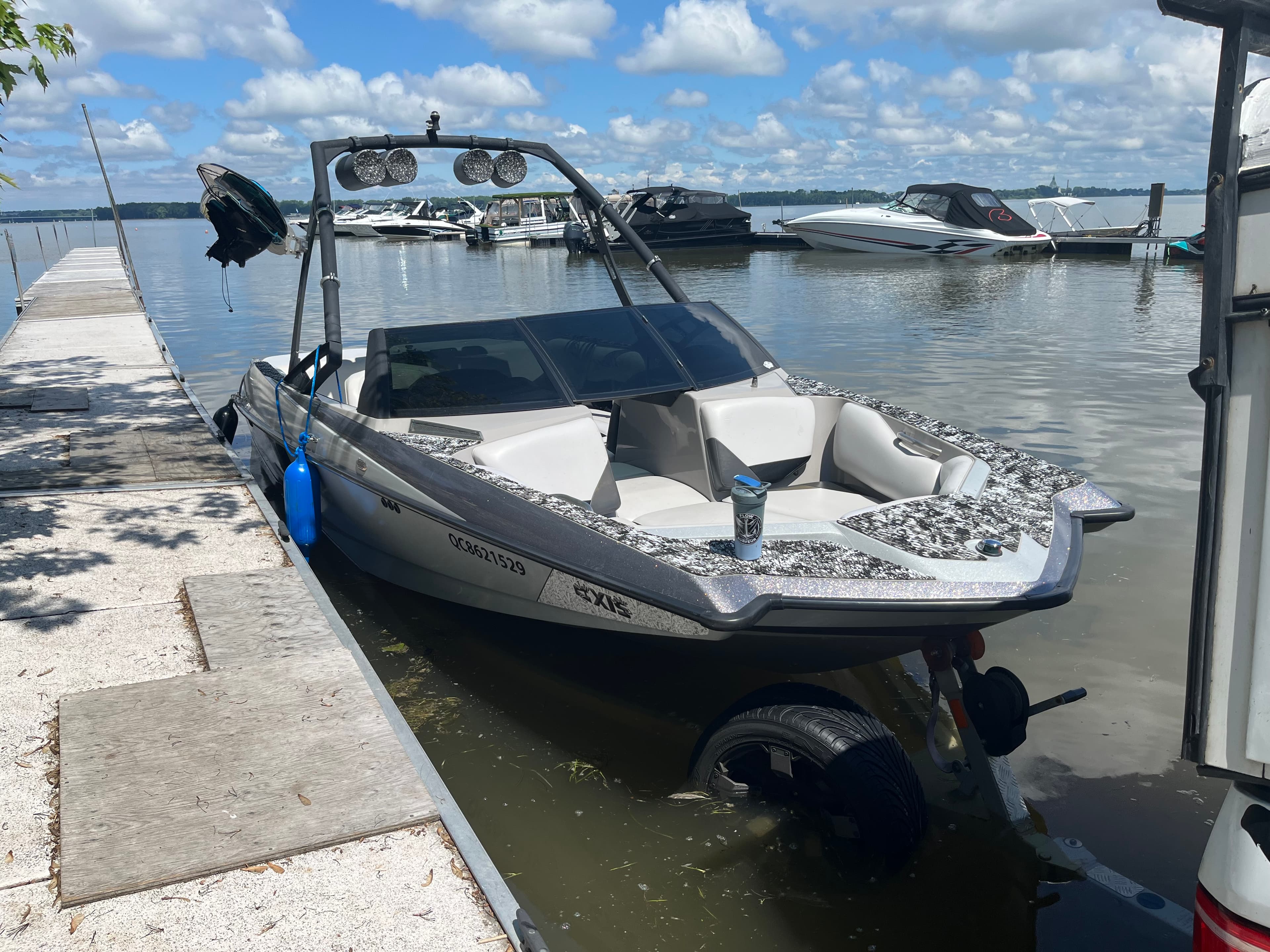 Location Bateau Wake Surf avec Capitaine — Bécancour