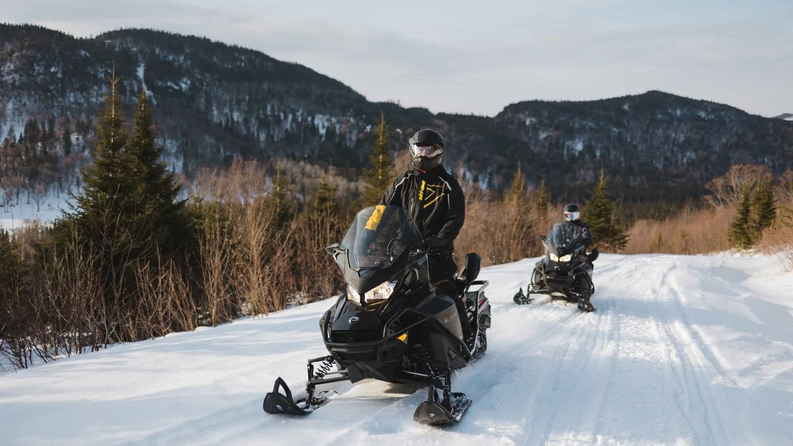 Expédition Guidée en motoneige à La Tuque: Ski-doo ACE 900 — La Tuque